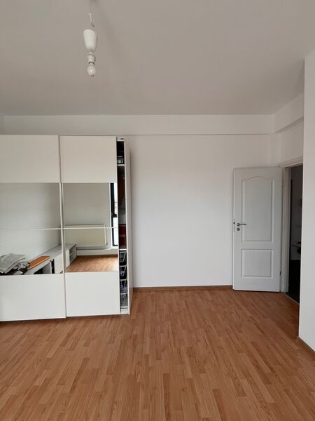 Viilor, Eroii Revolutiei metrou, terasa 60 mp,